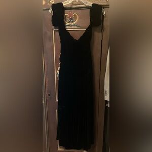 Eileen West Black Velvet Off the Shoulder Dress
